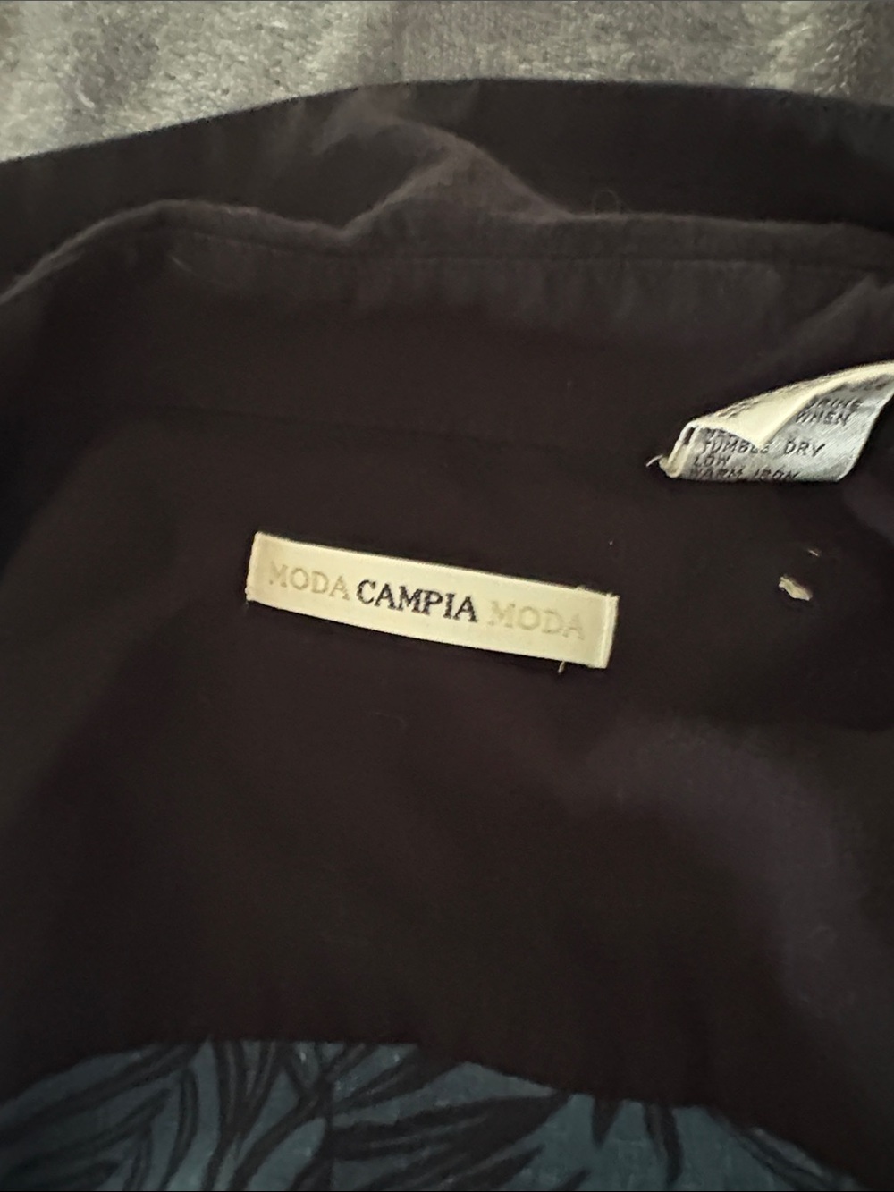 Men's Black Casual Button-Down Shirt with Subtle Print
